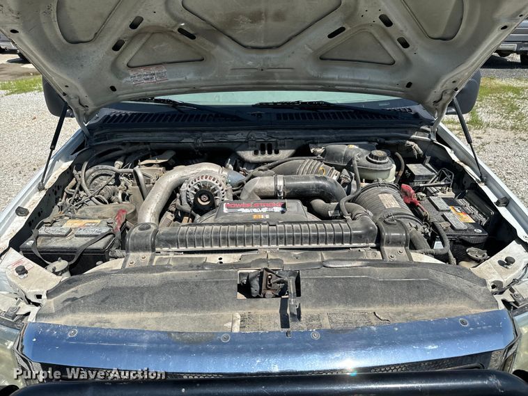 image for item ND9334 2006 Ford F350 Super Duty XL utility bed pickup truck