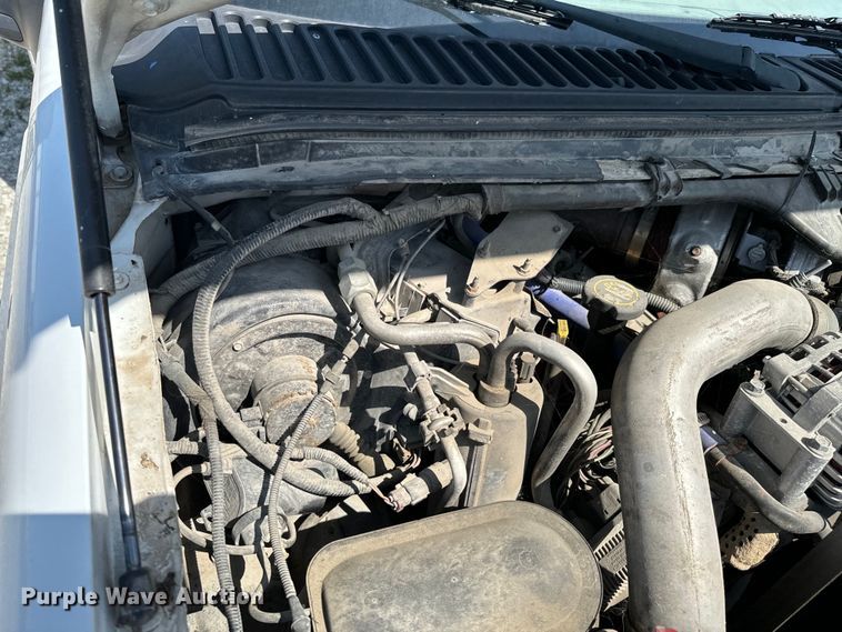 image for item ND9334 2006 Ford F350 Super Duty XL utility bed pickup truck