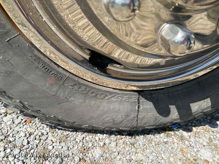 image for item ND9334 2006 Ford F350 Super Duty XL utility bed pickup truck