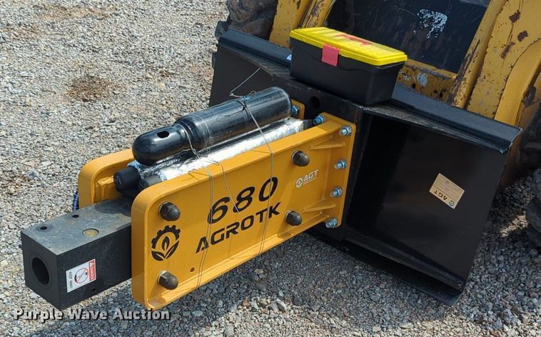image for item NG9772 2023 Agrotk SSHH680 skid steer breaker