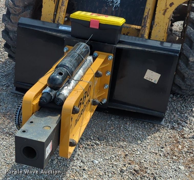 image for item NG9772 2023 Agrotk SSHH680 skid steer breaker