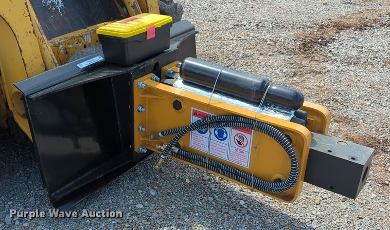image for item NG9772 2023 Agrotk SSHH680 skid steer breaker