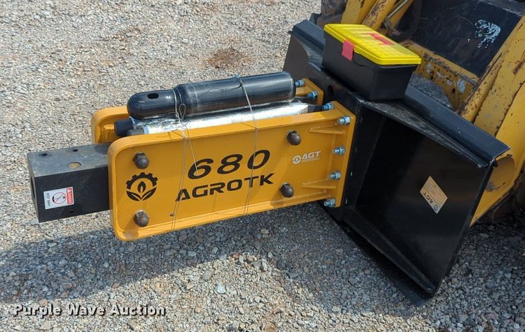 image for item NG9772 2023 Agrotk SSHH680 skid steer breaker