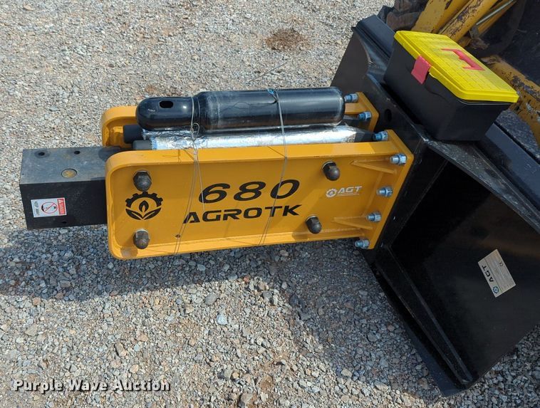 image for item NG9772 2023 Agrotk SSHH680 skid steer breaker
