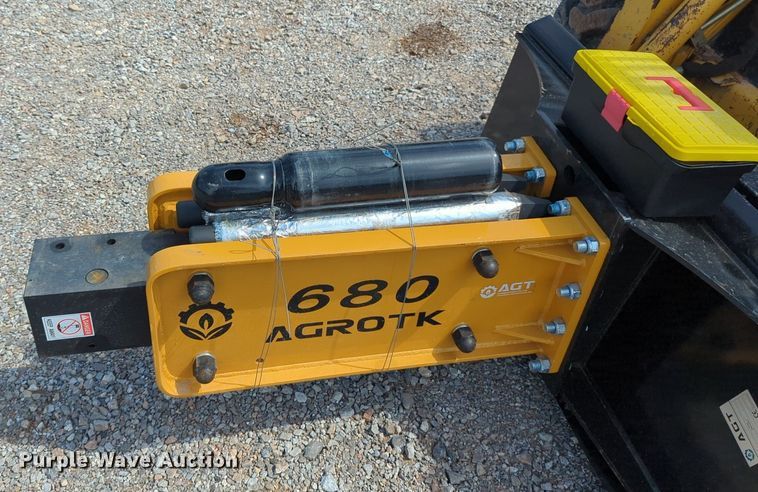 image for item NG9772 2023 Agrotk SSHH680 skid steer breaker