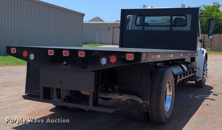 image for item NG9803 2016 Freightliner flatbed truck