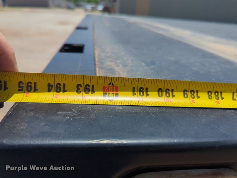 image for item NG9803 2016 Freightliner flatbed truck