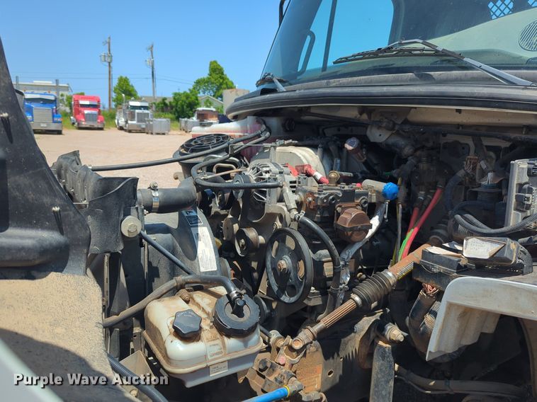 image for item NG9803 2016 Freightliner flatbed truck