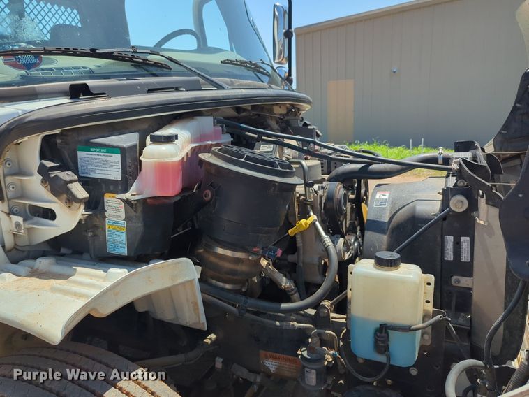 image for item NG9803 2016 Freightliner flatbed truck