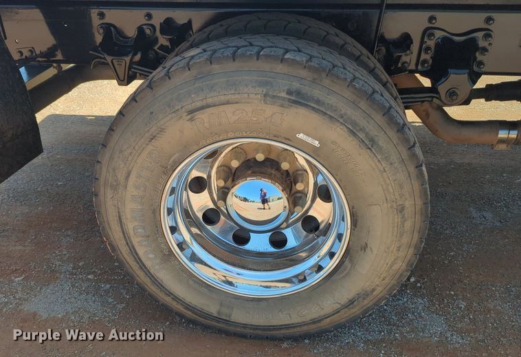 image for item NG9803 2016 Freightliner flatbed truck