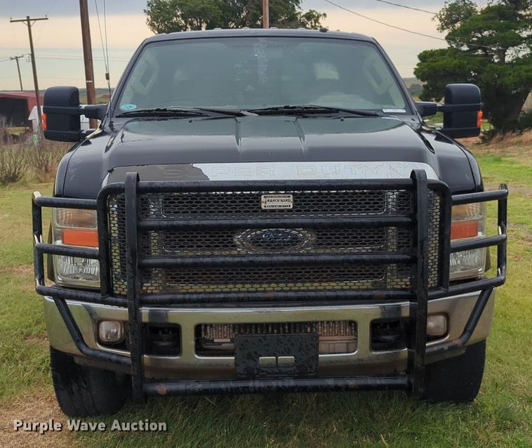 image for item NG9863 2008 Ford F250 Super Duty Crew Cab bale bed pickup truck
