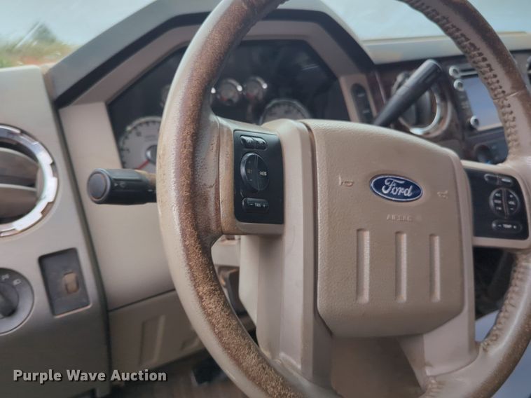 image for item NG9863 2008 Ford F250 Super Duty Crew Cab bale bed pickup truck
