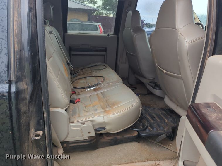 image for item NG9863 2008 Ford F250 Super Duty Crew Cab bale bed pickup truck