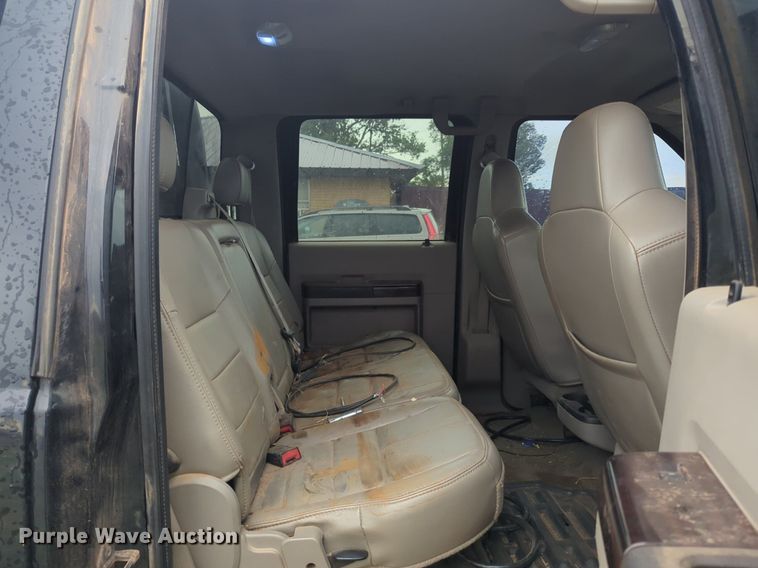 image for item NG9863 2008 Ford F250 Super Duty Crew Cab bale bed pickup truck