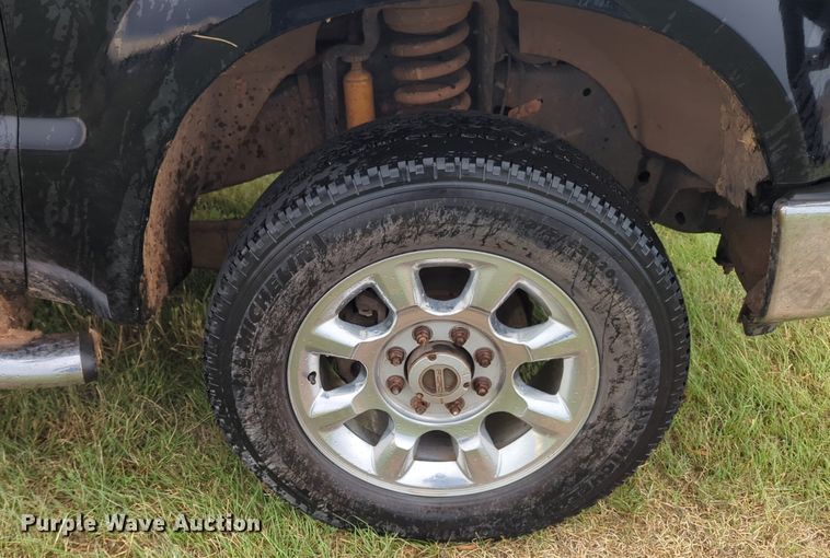 image for item NG9863 2008 Ford F250 Super Duty Crew Cab bale bed pickup truck