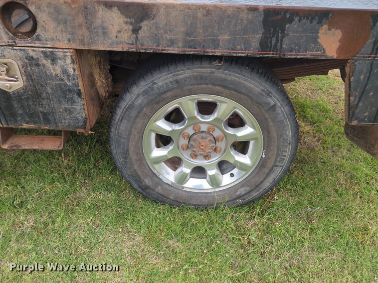 image for item NG9863 2008 Ford F250 Super Duty Crew Cab bale bed pickup truck
