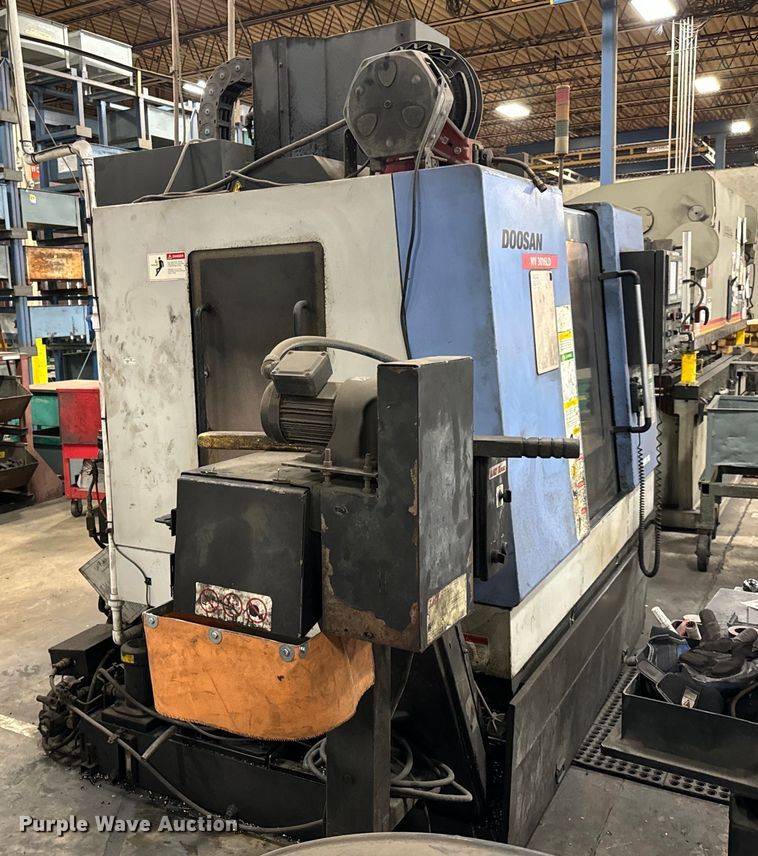 image for item NL9807 2007 Doosan MV3016LD vertical machining center