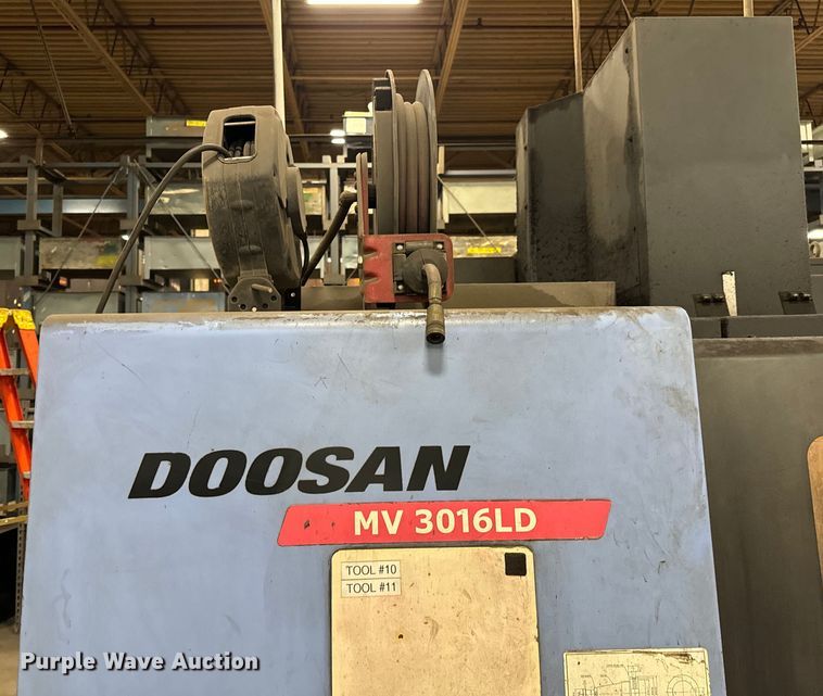 image for item NL9807 2007 Doosan MV3016LD vertical machining center