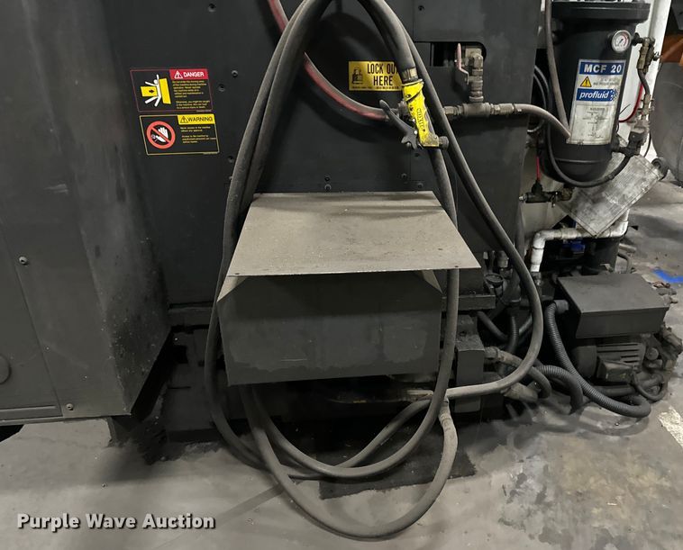 image for item NL9807 2007 Doosan MV3016LD vertical machining center