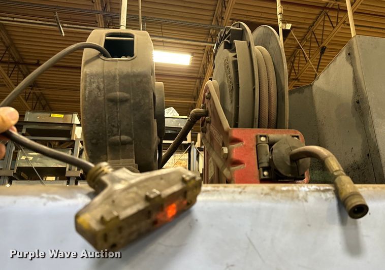 image for item NL9807 2007 Doosan MV3016LD vertical machining center