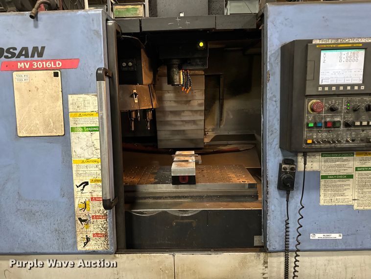 image for item NL9807 2007 Doosan MV3016LD vertical machining center