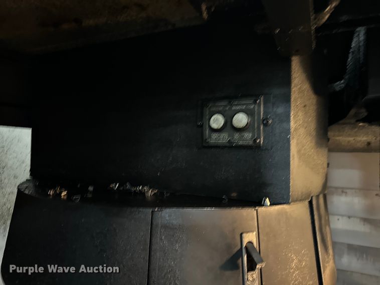 image for item NL9807 2007 Doosan MV3016LD vertical machining center