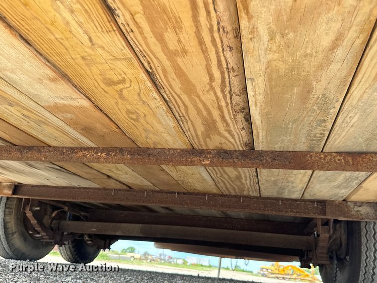 image for item NL9849 1989 W-W enclosed cargo trailer