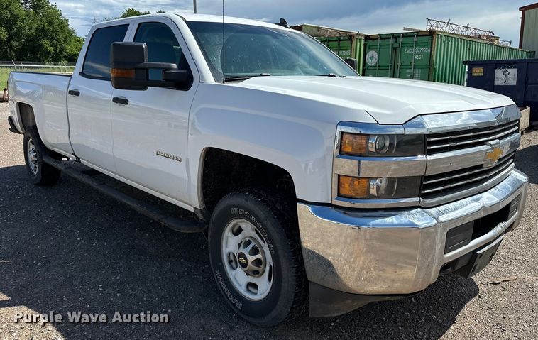 image for item NR9912 2016 Chevrolet  Silverado 2500HD Crew Cab pickup truck