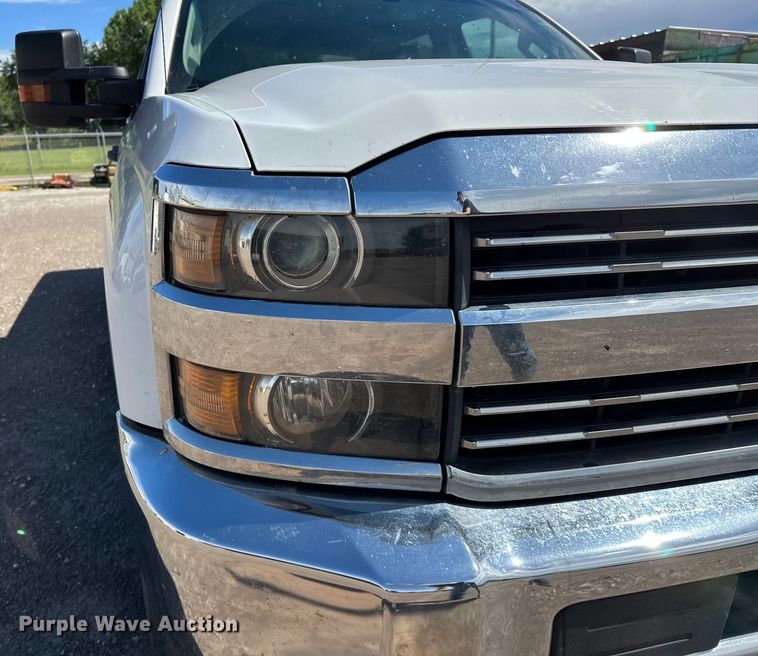 image for item NR9912 2016 Chevrolet  Silverado 2500HD Crew Cab pickup truck