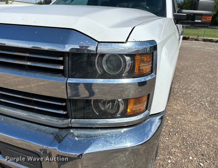 image for item NR9912 2016 Chevrolet  Silverado 2500HD Crew Cab pickup truck