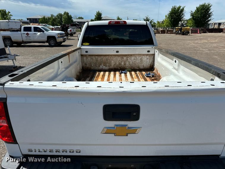 image for item NR9912 2016 Chevrolet  Silverado 2500HD Crew Cab pickup truck