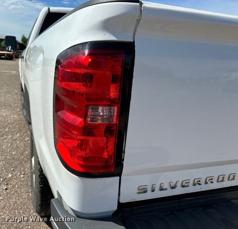 image for item NR9912 2016 Chevrolet  Silverado 2500HD Crew Cab pickup truck