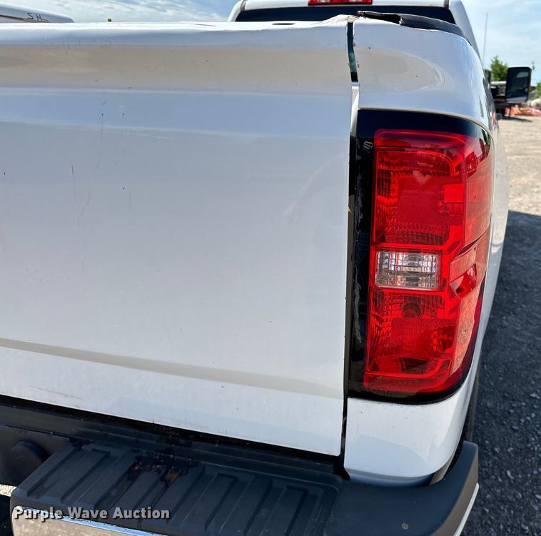 image for item NR9912 2016 Chevrolet  Silverado 2500HD Crew Cab pickup truck