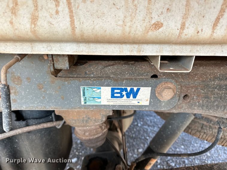 image for item NR9912 2016 Chevrolet  Silverado 2500HD Crew Cab pickup truck