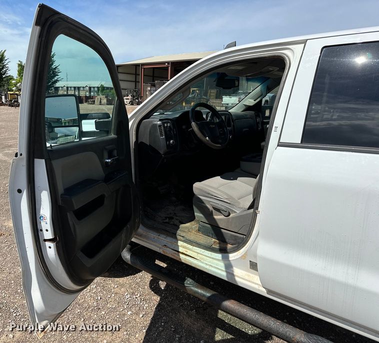 image for item NR9912 2016 Chevrolet  Silverado 2500HD Crew Cab pickup truck