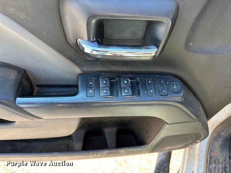 image for item NR9912 2016 Chevrolet  Silverado 2500HD Crew Cab pickup truck