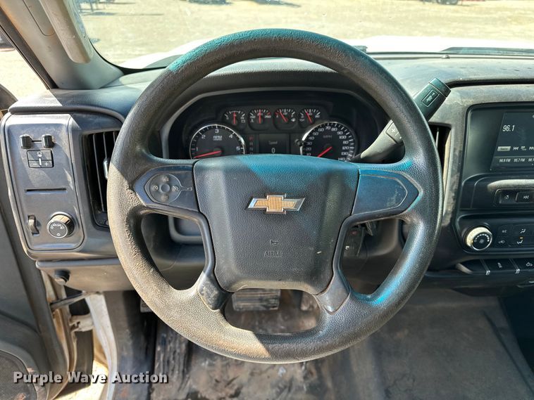 image for item NR9912 2016 Chevrolet  Silverado 2500HD Crew Cab pickup truck