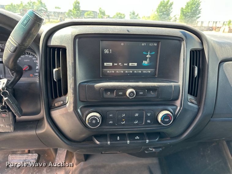 image for item NR9912 2016 Chevrolet  Silverado 2500HD Crew Cab pickup truck