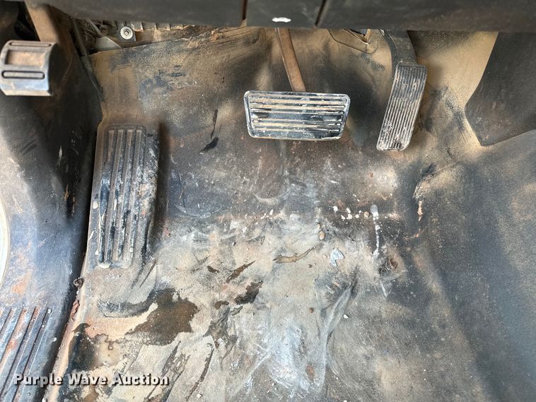 image for item NR9912 2016 Chevrolet  Silverado 2500HD Crew Cab pickup truck