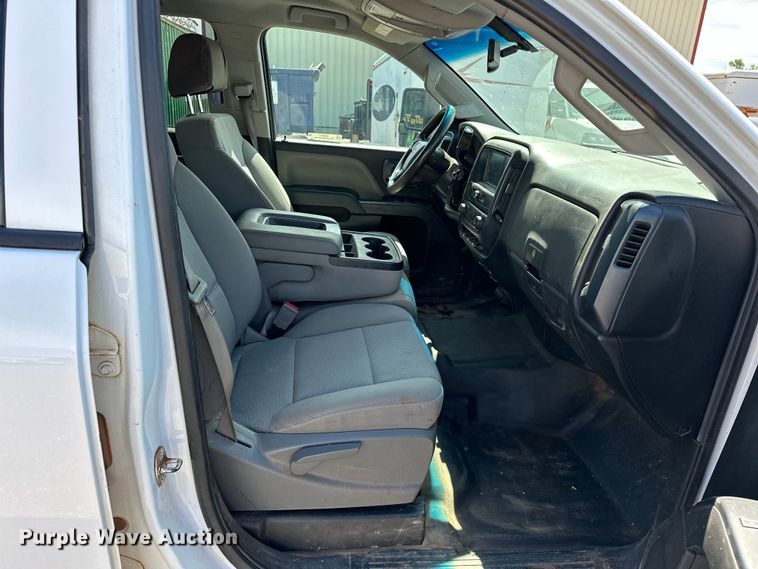 image for item NR9912 2016 Chevrolet  Silverado 2500HD Crew Cab pickup truck