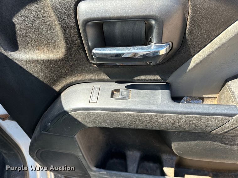 image for item NR9912 2016 Chevrolet  Silverado 2500HD Crew Cab pickup truck