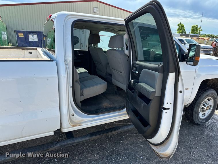 image for item NR9912 2016 Chevrolet  Silverado 2500HD Crew Cab pickup truck