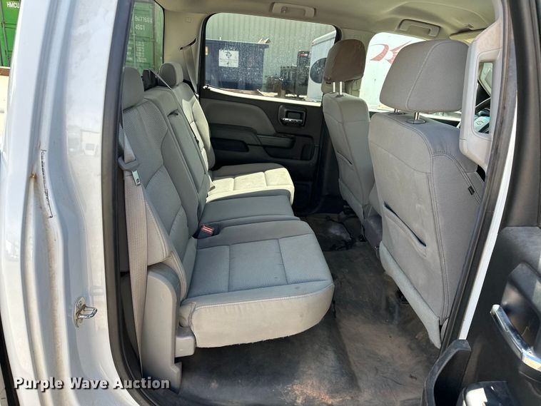 image for item NR9912 2016 Chevrolet  Silverado 2500HD Crew Cab pickup truck