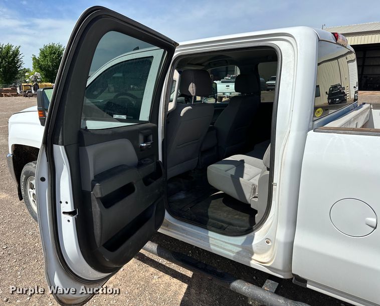 image for item NR9912 2016 Chevrolet  Silverado 2500HD Crew Cab pickup truck