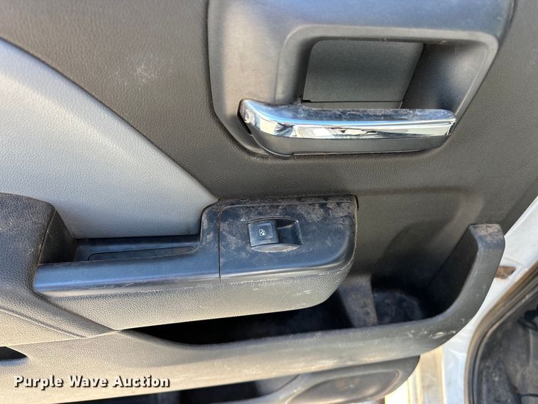 image for item NR9912 2016 Chevrolet  Silverado 2500HD Crew Cab pickup truck