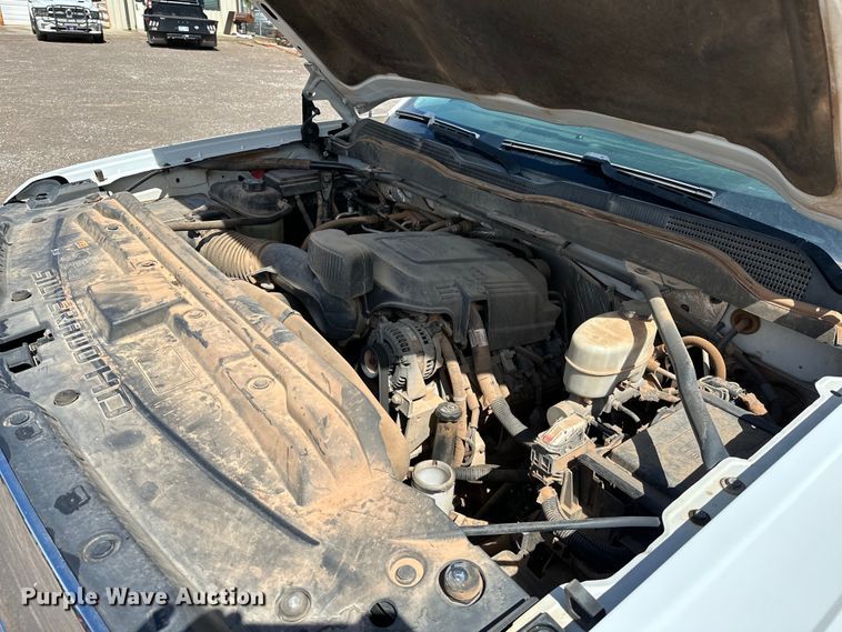 image for item NR9912 2016 Chevrolet  Silverado 2500HD Crew Cab pickup truck