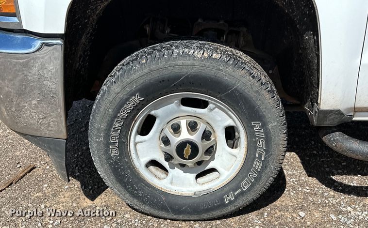 image for item NR9912 2016 Chevrolet  Silverado 2500HD Crew Cab pickup truck