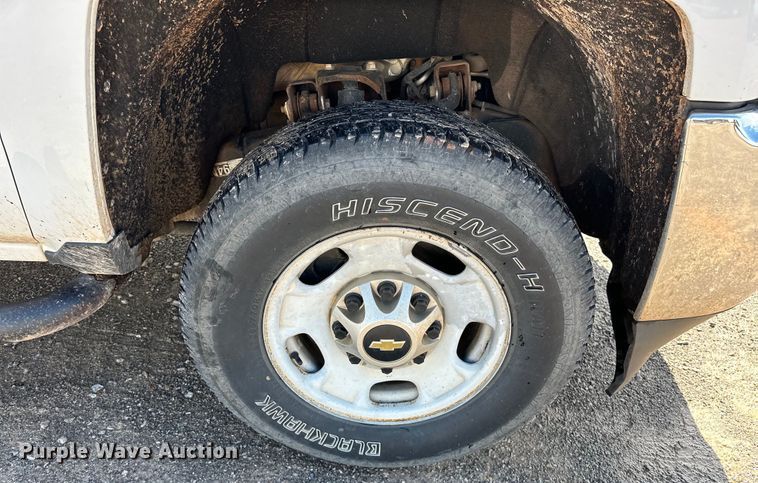 image for item NR9912 2016 Chevrolet  Silverado 2500HD Crew Cab pickup truck