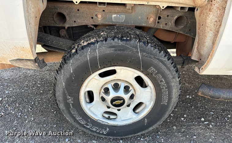 image for item NR9912 2016 Chevrolet  Silverado 2500HD Crew Cab pickup truck