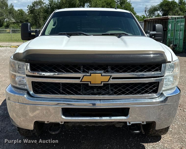 image for item NR9914 2013 Chevrolet  Silverado 2500HD Crew Cab pickup truck